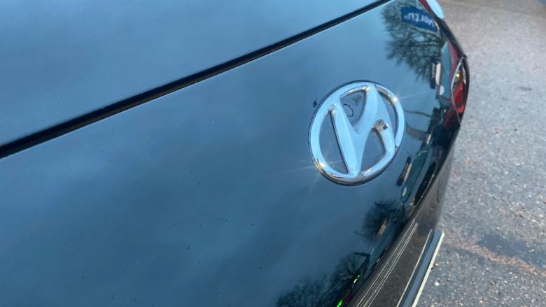 Hyundai KONA 100kW Premium 39kWh 5dr Auto Electric Hatchback